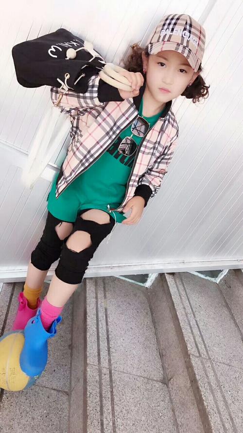 子涵衣社 美丽童装，留住快乐秋天的每一刻